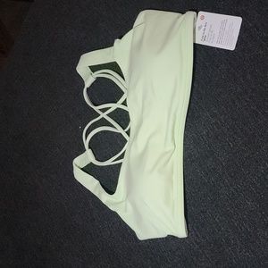 Lululemon free to be bra.size 8